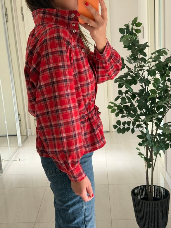 Ekoseli Dik Yaka Beli Bağlamalı Gömlek - Kırmızı