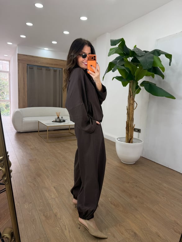 Dik Yaka Fermuarlı Premium Takım - Kahverengi