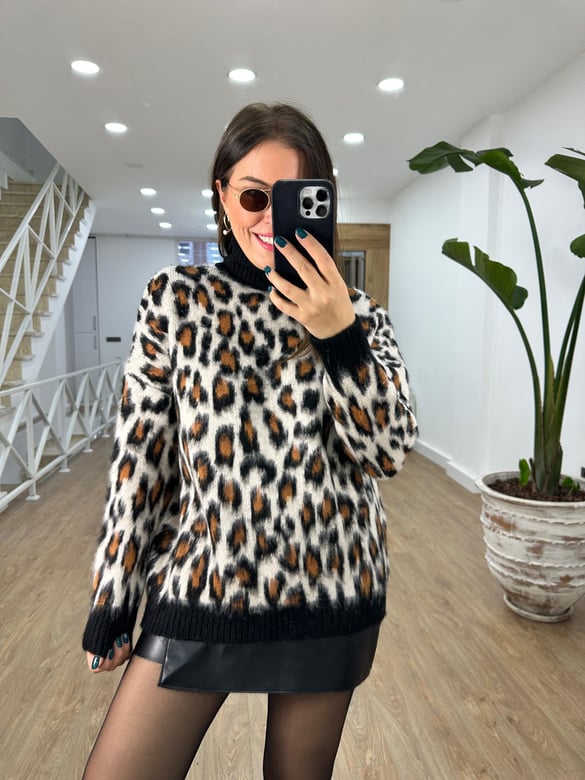 Balıkçı Yaka Leopar Desen Tüylü Kazak