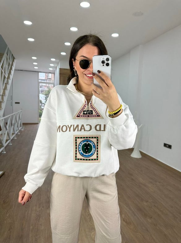 Baskı Ve Nakış Detaylı Sweatshirt