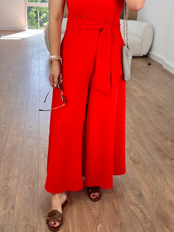 Beli Kuşaklı Bol Paça Krep Tulum-Kırmızı