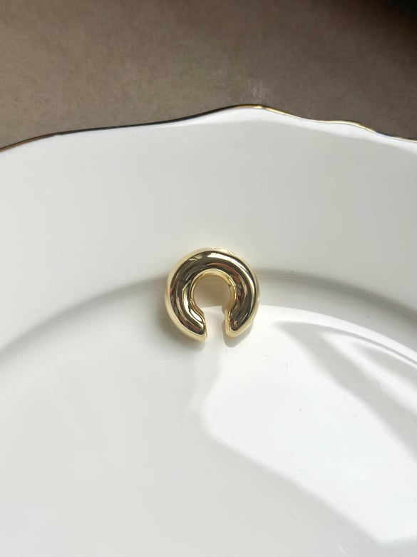 Bombeli Gold Küçük Kıkırdak Küpe