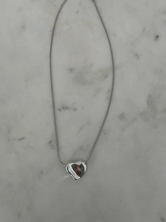 Çelik Asimetrik Kalp Tasarım Silver Kolye