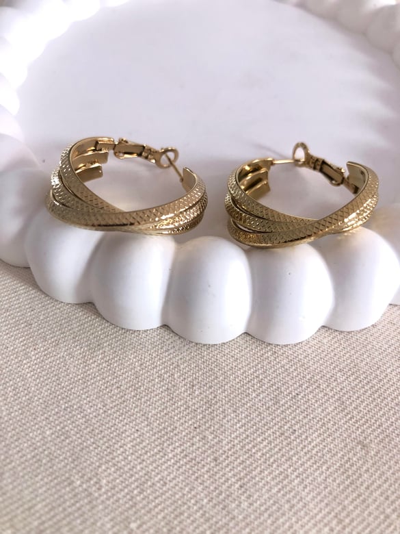 Çelik Gold Asimetrik Üç Sıra Halka Küpe