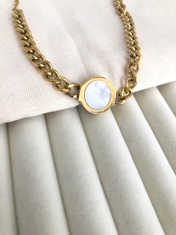 Çelik Gold Beyaz Taşlı Marka Model Kolye
