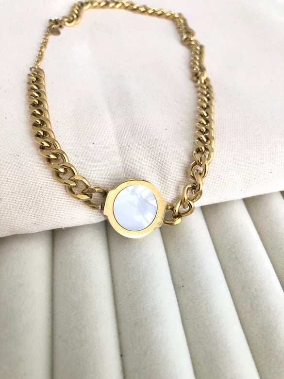 Çelik Gold Beyaz Taşlı Marka Model Kolye