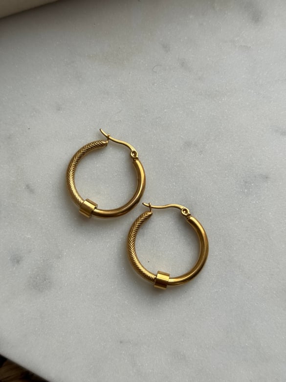 Çelik Gold Halka ve Silindir Tasarım Küpe