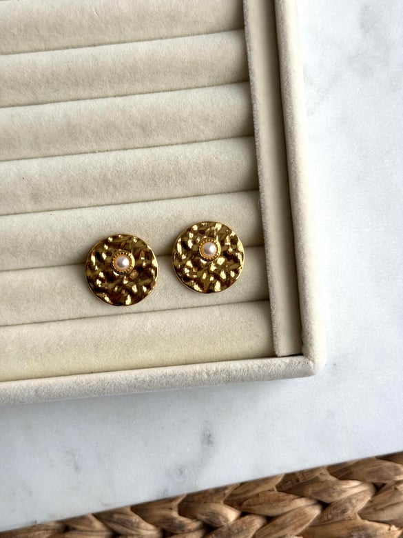 Çelik Gold İnci Detay Plaka Küpe 2cm