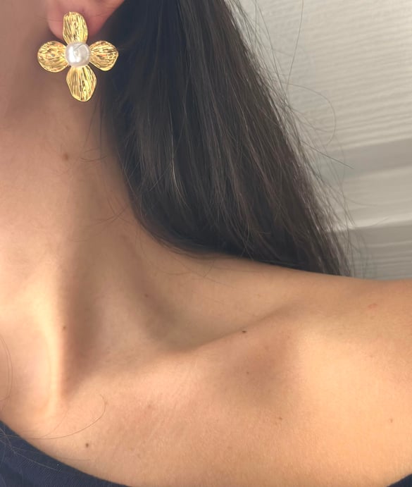 Çelik İnci Detay Gold Çiçek Küpe 3 cm