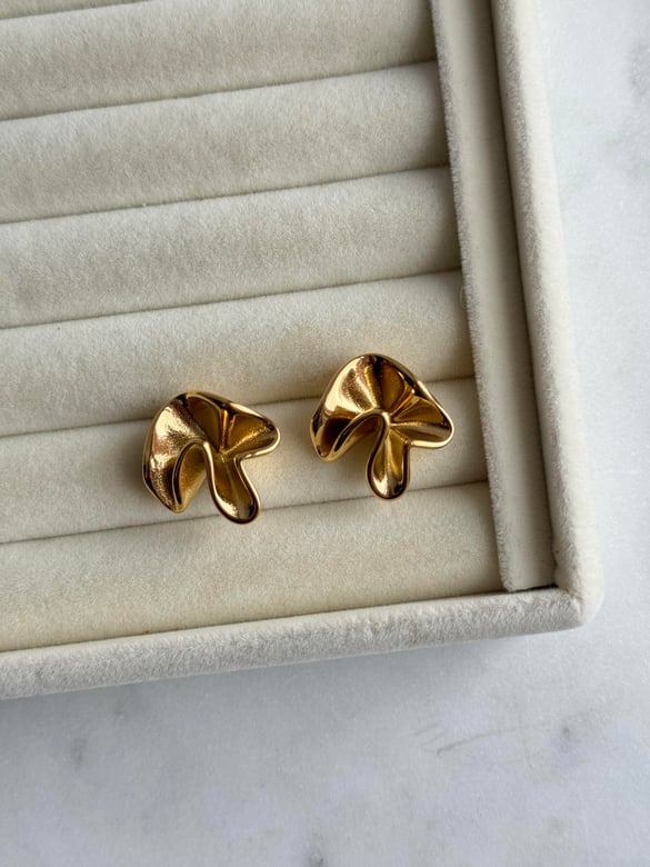Çelik Kıvrımlı Gold Küpe 2cm