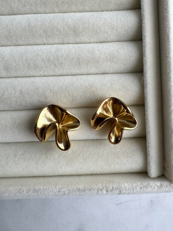 Çelik Kıvrımlı Gold Küpe 2cm
