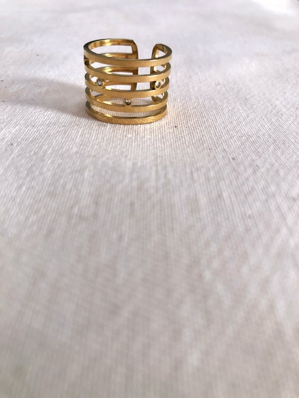 Çelik Taşlı Beş Sıra Gold Yüzük