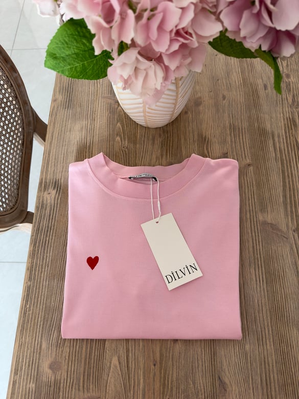 Dilvin Kalp Nakışlı Tişört-Pembe