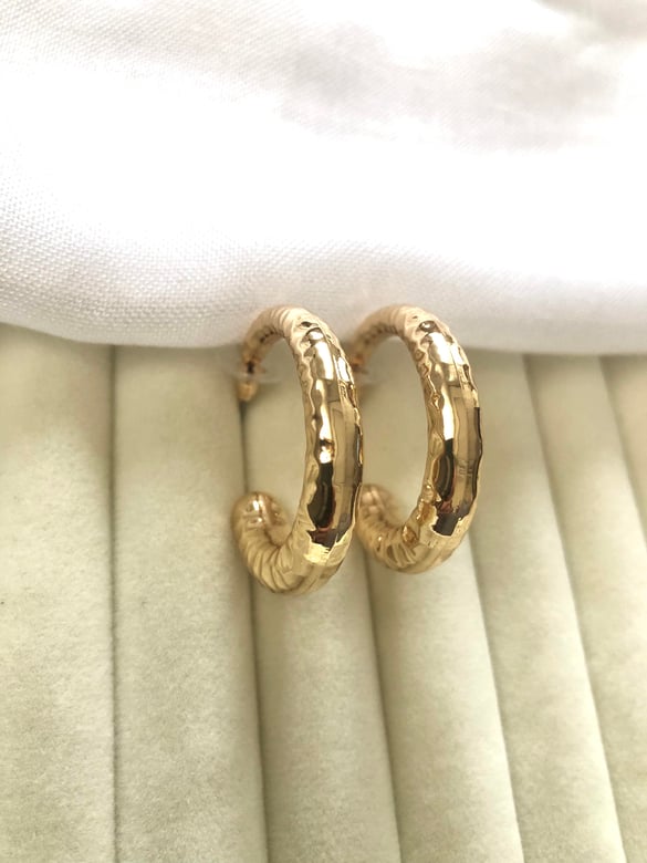Gold Oval Küpe