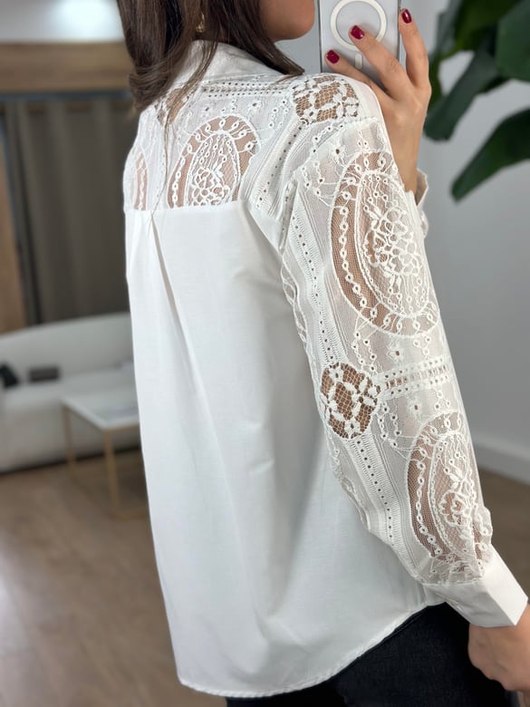 Kolları Dantel Detaylı Gömlek - Beyaz