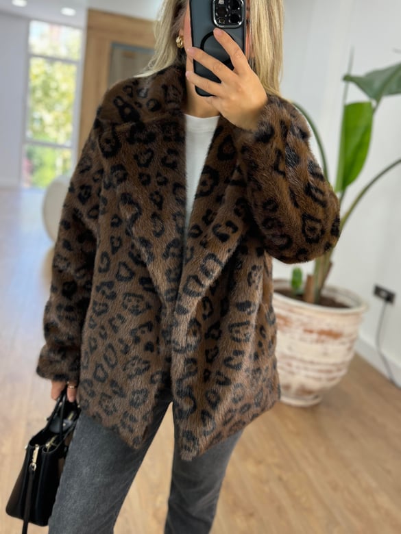Leopar Desenli Kürk