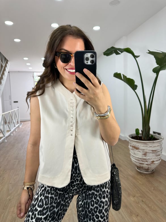 Marka Model Düğme Detaylı Poplin Yelek Bluz