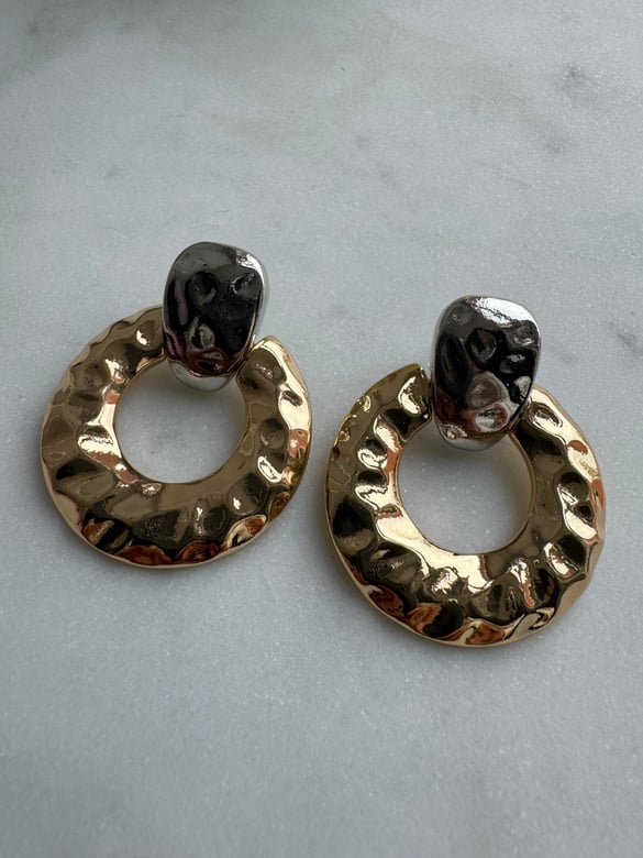 Marka Model Gold ve Gümüş Detay Küpe