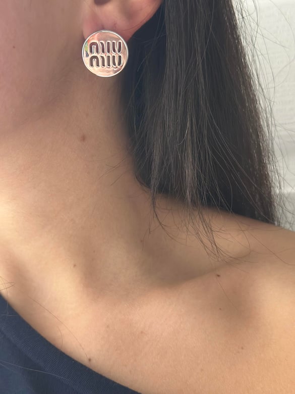 Marka Model Gümüş Küpe 2cm