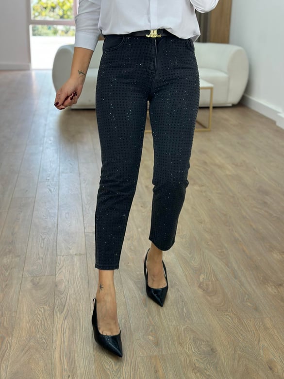 Marka Model Önü Taşlı Jean
