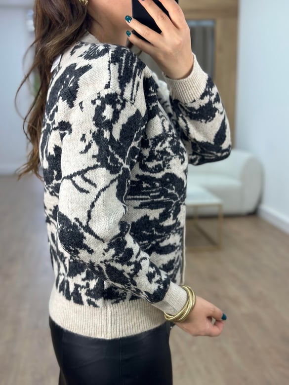 Marka Model Yaprak Desenli Hırka