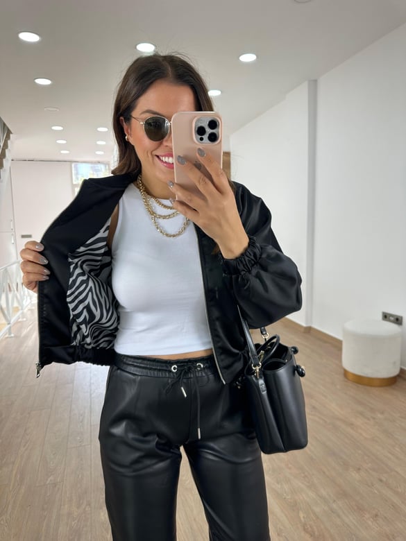 Marka Model Zebra Astarlı Bomber Ceket- Siyah