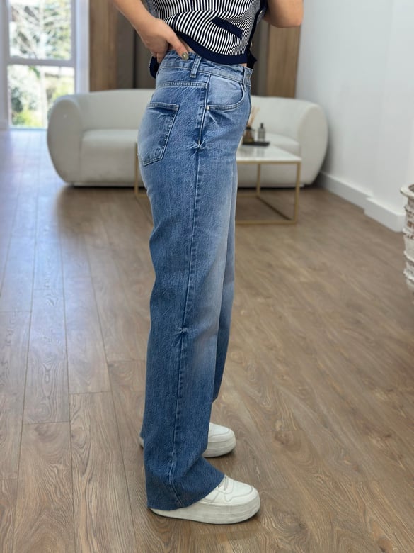 Mavi Yıkamalı Straight Jean
