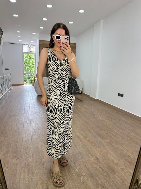 Önü Arkası V Zebra Elbise-Siyah