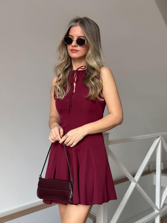 Önü Bağcıklı Volanlı Mini Elbise - Bordo
