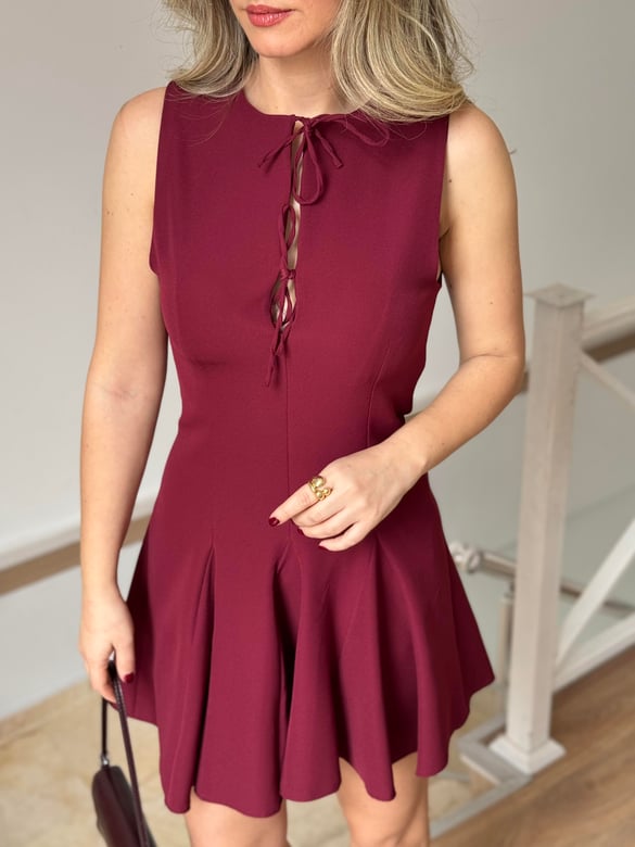 Önü Bağcıklı Volanlı Mini Elbise - Bordo