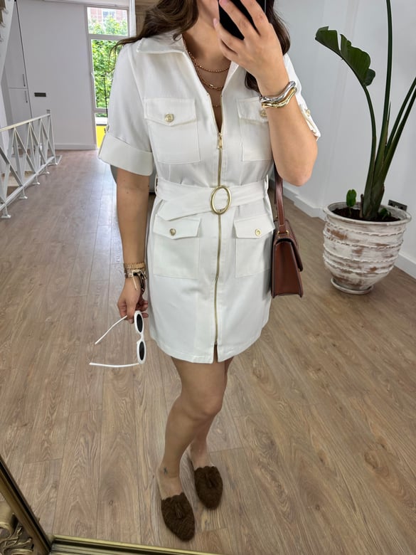 Önü Fermuarlı Kemerli Denim Elbise