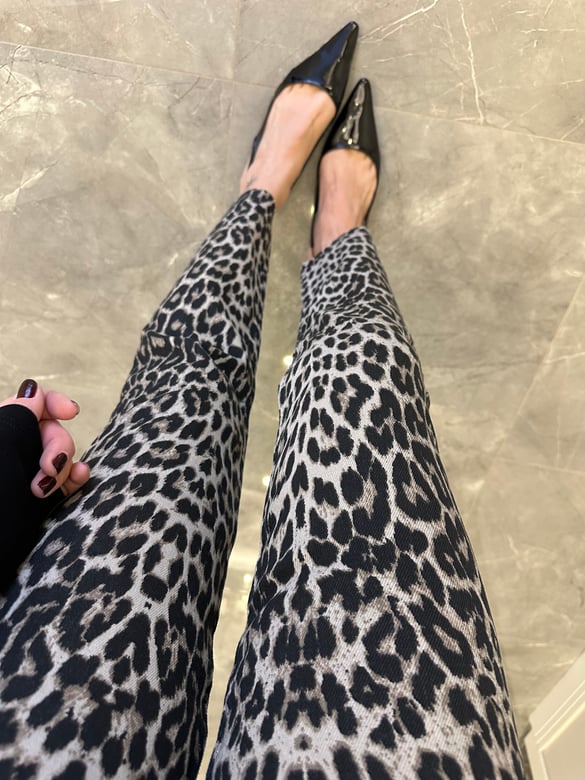 Likralı Kesik Paça Leopar Jean 