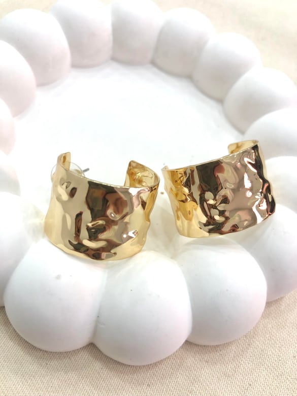 Oval Tasarım Gold Plaka Küpe