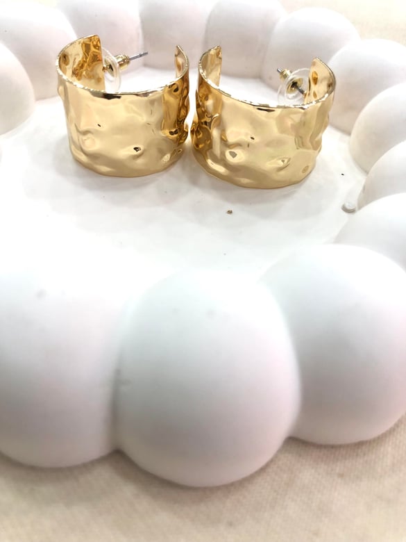Oval Tasarım Gold Plaka Küpe