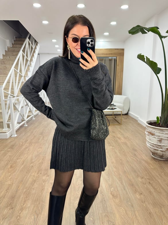 Pileli Etekli Triko Takım-Antrasit