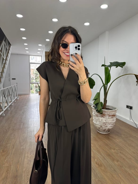 Premium Seri Tasarım Beli Bağlamalı Takım - Kahverengi 