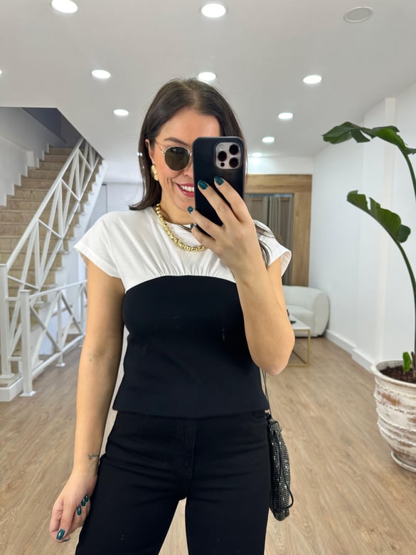 Siyah Beyaz Blok Renkli Tasarım Bluz