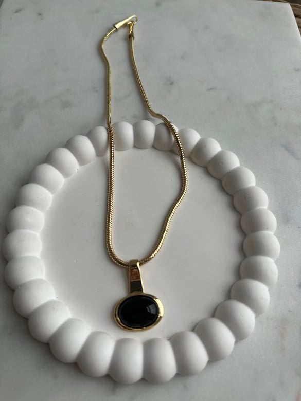 Siyah Taşlı Gold Kolye