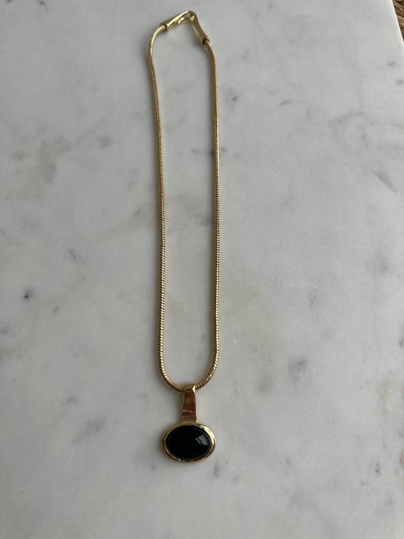 Siyah Taşlı Gold Kolye