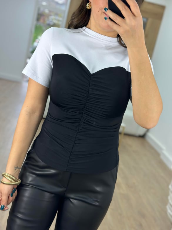Straplez Detaylı Tasarım Bluz