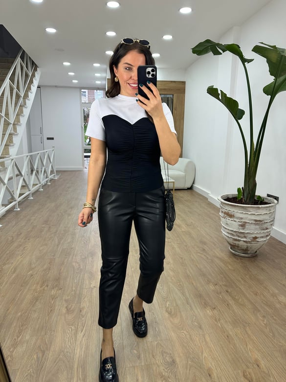 Straplez Detaylı Tasarım Bluz