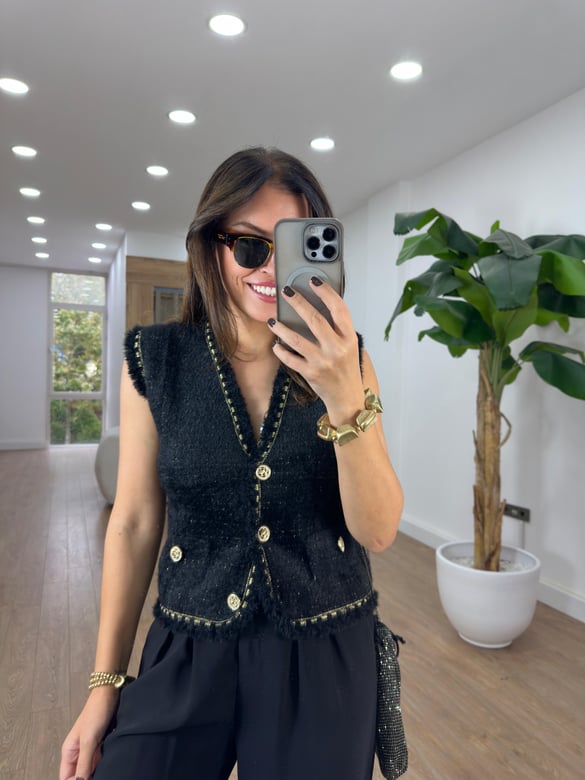 Süs Cepli Gold İşlemeli Angora Yelek - Siyah