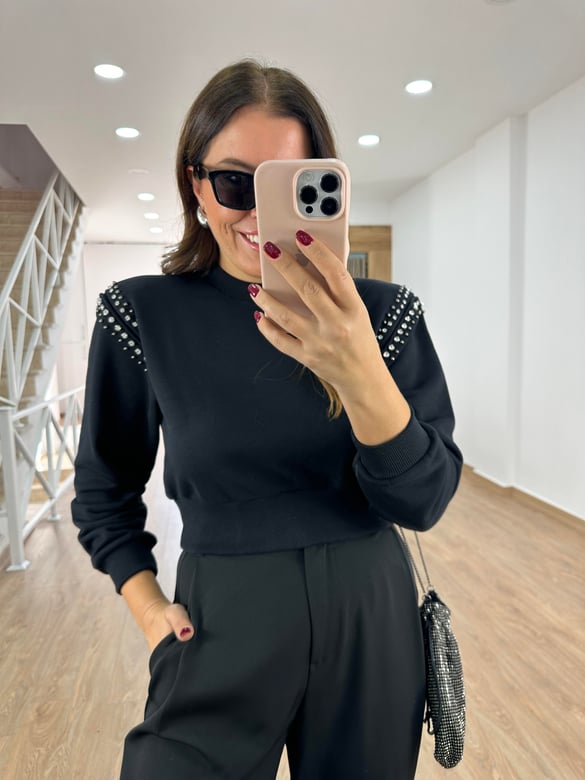 Vatkalı Omuzları Taşlı Sweatshirt-Siyah