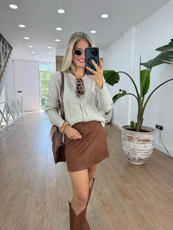 Yakası Leopar Fular Detaylı Örme Hırka 