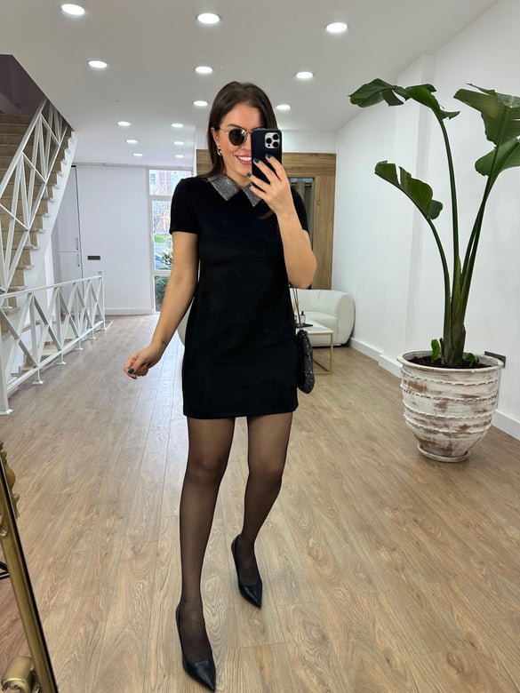 Yakası Parlak Süet Elbise