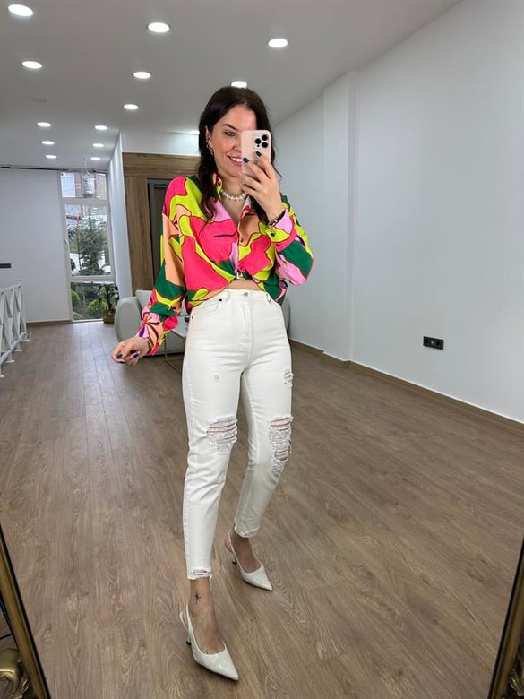 Yırtıklı Mom Jean-Ekru