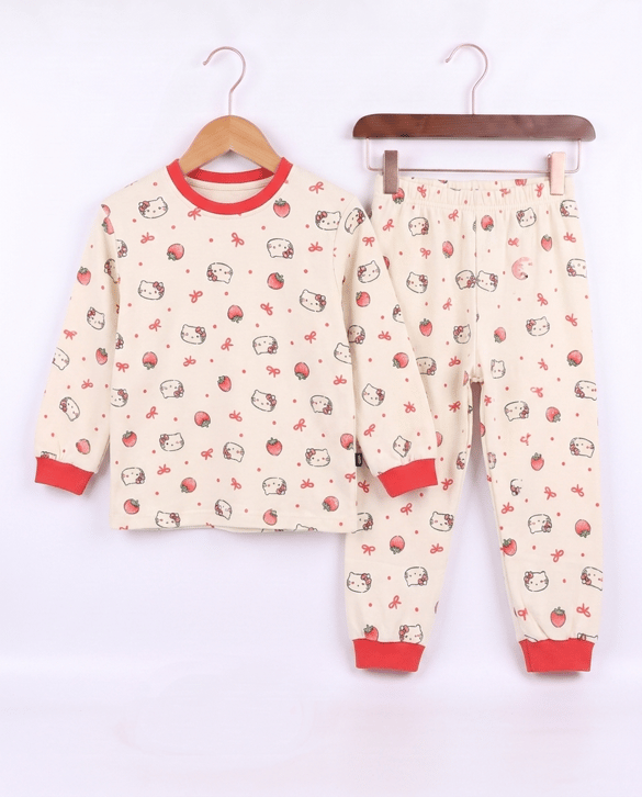17552 Çilekli Kedi Baskılı Sıfır Yaka Pijama Takımı KYP