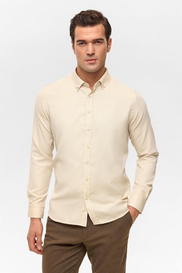 Bej Slim Baskılı Düğmeli Yaka Gömlek