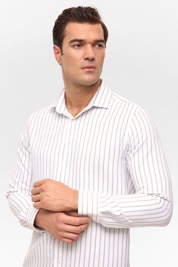 Bej Slim Çizgili Klasik Yaka Gömlek