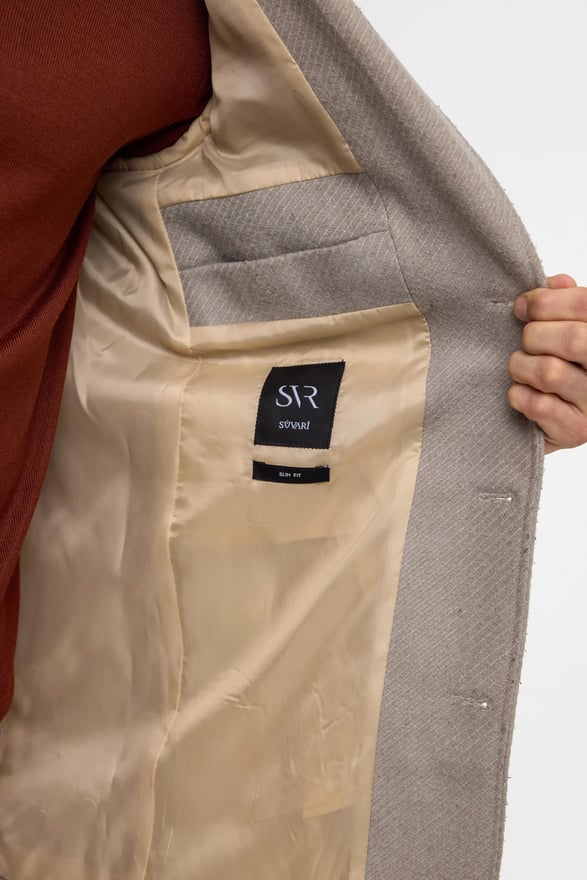 Bej Slim Desenli Sivri Yaka Kaban